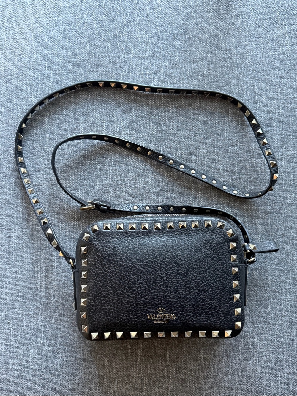 Valentino Garavani Black Rockstud Leather Camera Bag / Crossbody Bag
